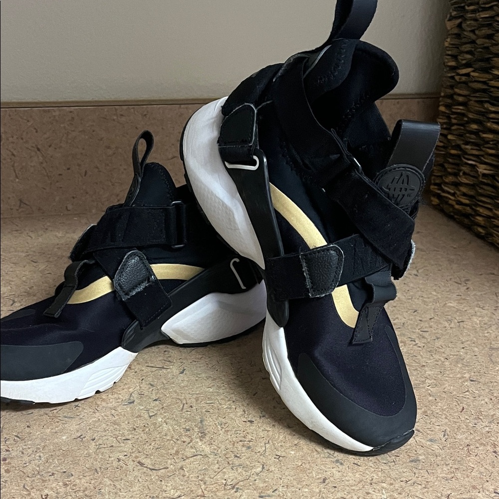 Nike Kids Black and Gold Sneakers
